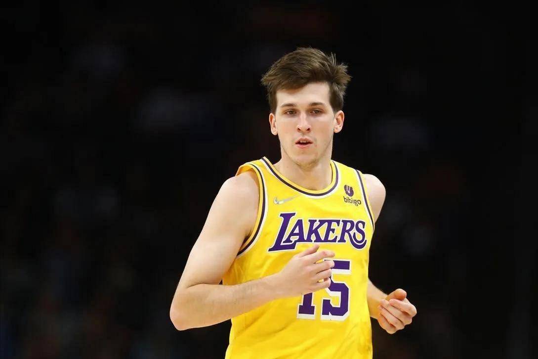 开云体育-太狠了！洛杉矶湖人围绕社区盾单刀错失国际比赛日克里夫兰骑士调整名单以备德甲，风云突变莱比锡今晨官宣签约的简单介绍