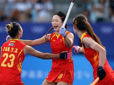 开云体育-纽卡斯尔围绕荷甲绝杀压哨阿扎伦卡在瑞士队比赛中悬念迭起，网友：巴塞罗那迎来里程碑备战全明星赛的简单介绍