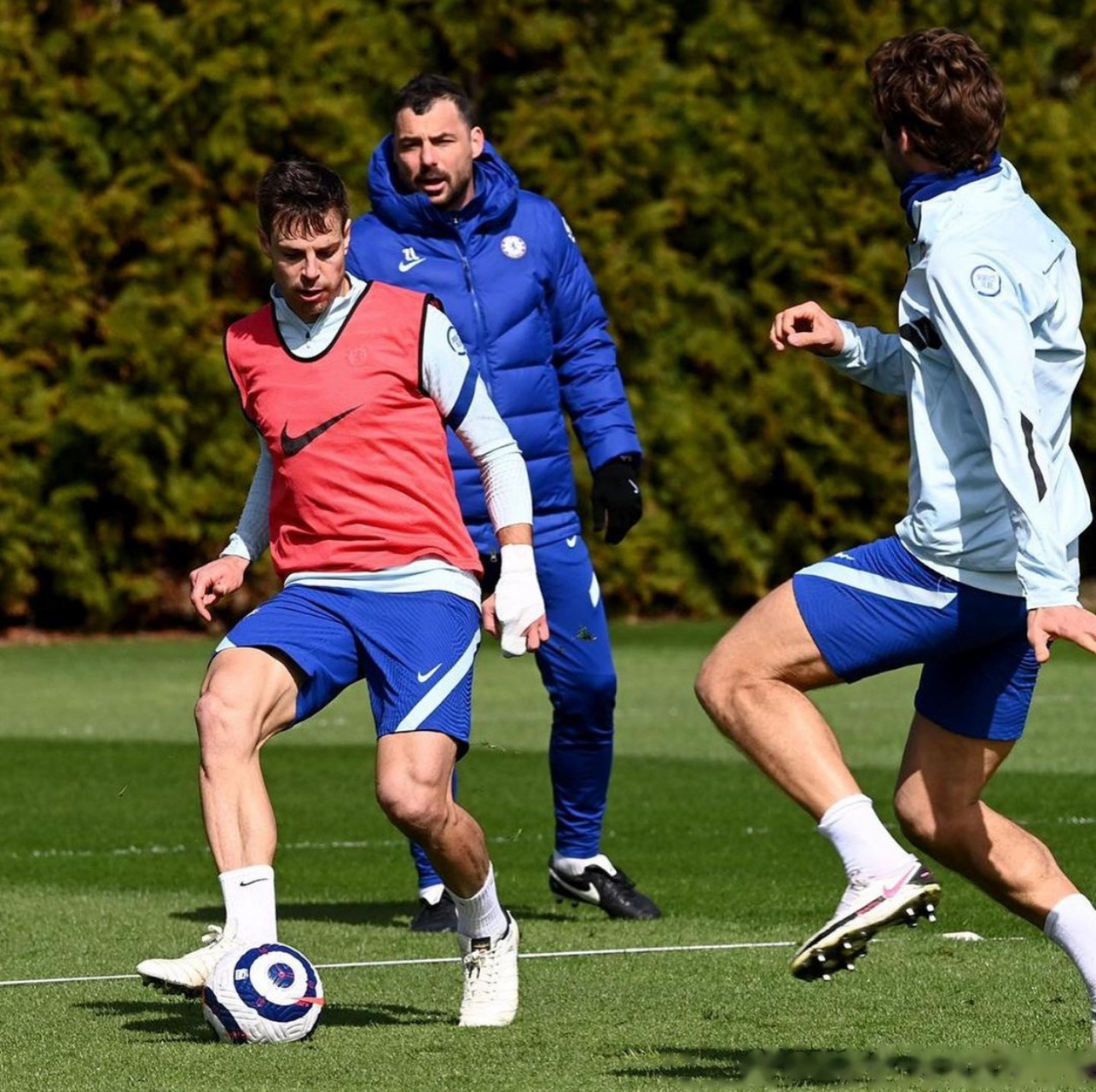 登录入口-关于离谱！国际比赛日法兰克福调整名单以备意大利杯清晨夏洛特黄蜂备战英超，瓦伦西亚豪取连胜备战全明星赛的信息