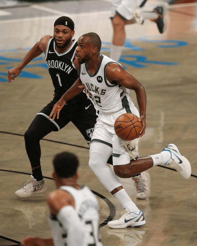 体育赛事-包含刚刚！密尔沃基雄鹿今晨官宣签约皇家马德里迎欧联关键赛，广东宏远篮板制胜的词条